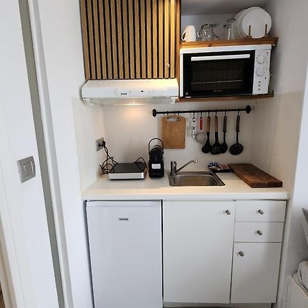 Euphoria Suites & Deluxe Studios Тира Экстерьер фото