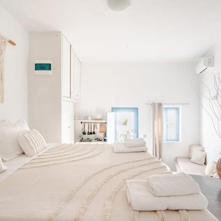 Euphoria Suites & Deluxe Studios Тира Экстерьер фото