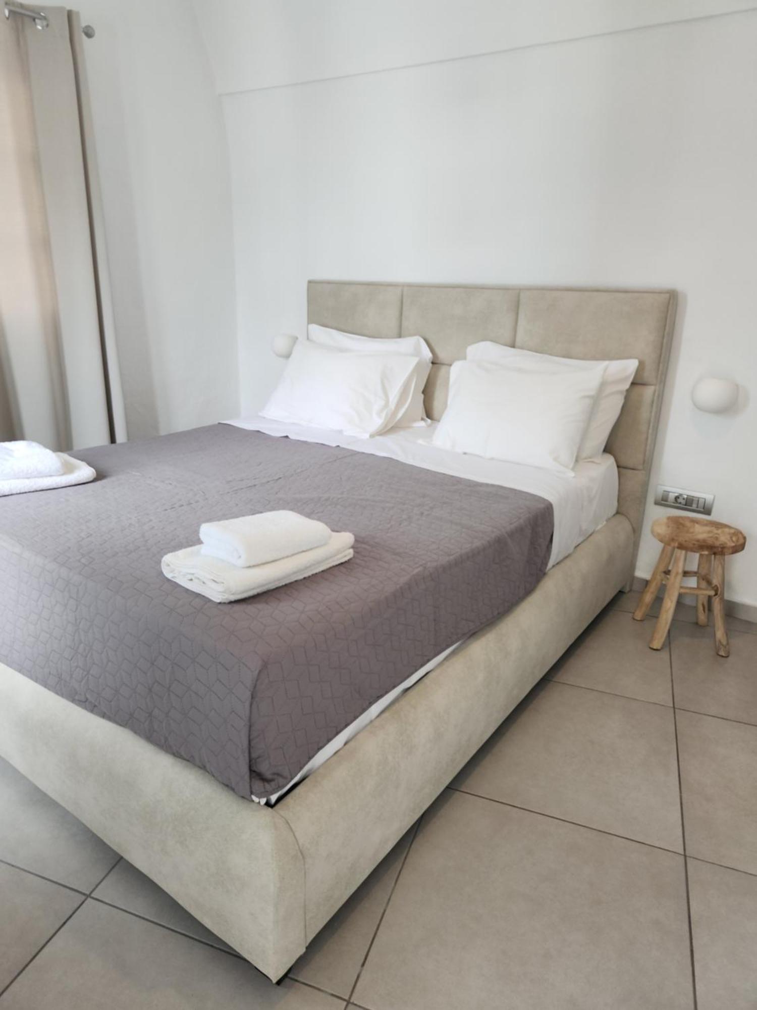 Euphoria Suites & Deluxe Studios Тира Экстерьер фото