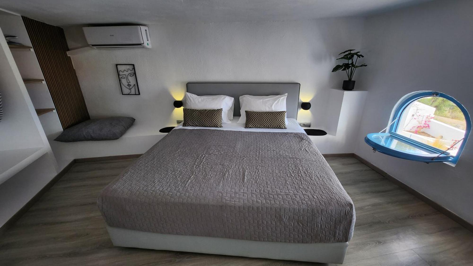Euphoria Suites & Deluxe Studios Тира Экстерьер фото