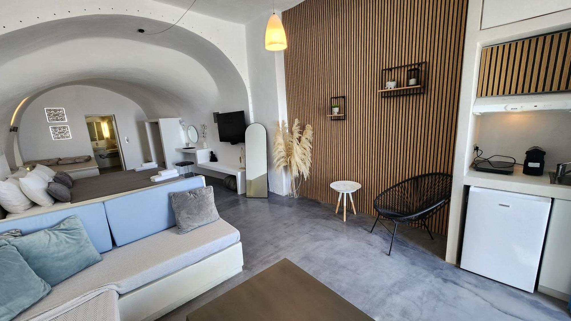 Euphoria Suites & Deluxe Studios Тира Экстерьер фото