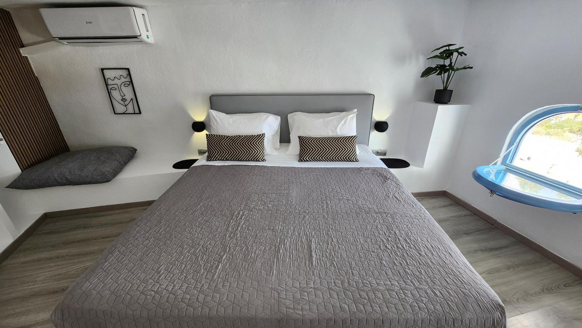 Euphoria Suites & Deluxe Studios Тира Экстерьер фото