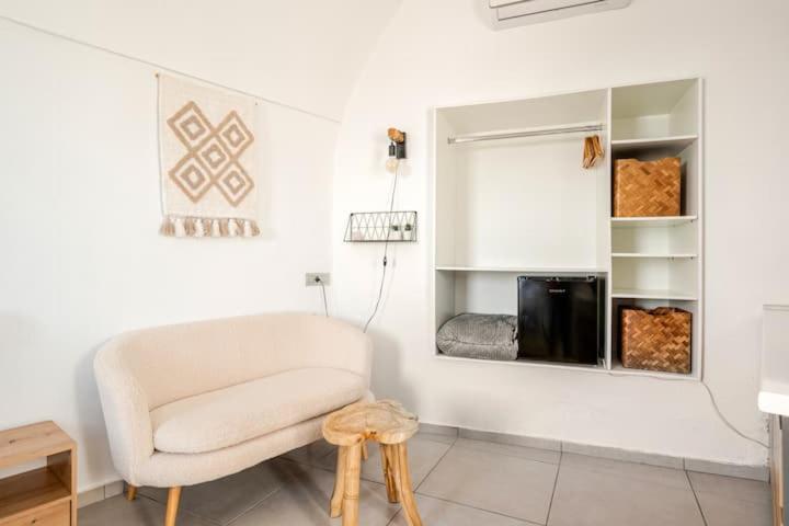 Euphoria Suites & Deluxe Studios Тира Экстерьер фото