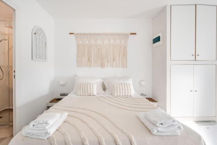 Euphoria Suites & Deluxe Studios Тира Экстерьер фото